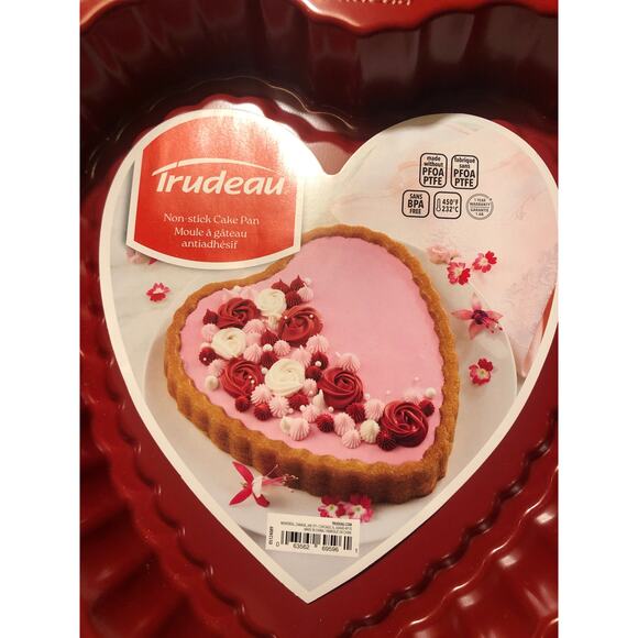 Trudeau NEW Red Heart Shaped Non-stick Cake Pan 9" Valentine's Day - Picture 3 of 4